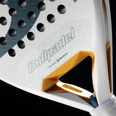 Ракетка для падела BULLPADEL Pearl 26, 493804, для профессионалов, карбон, бело-серый за 35&nbsp;929.50 ₽ купить в Тольятти